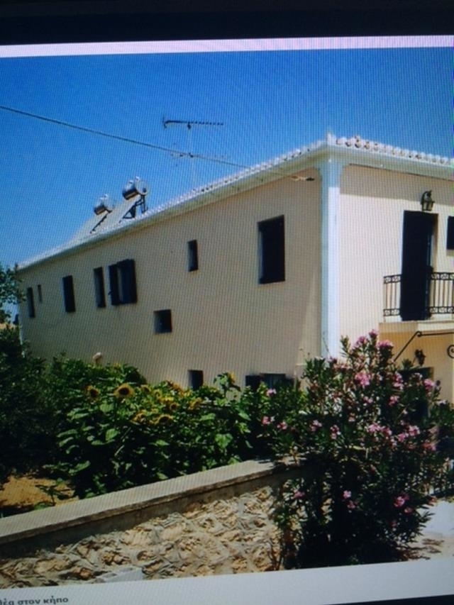 (For Sale) Other Properties Investment property || Piraias/Spetses - 400 Sq.m, 760.000€ 